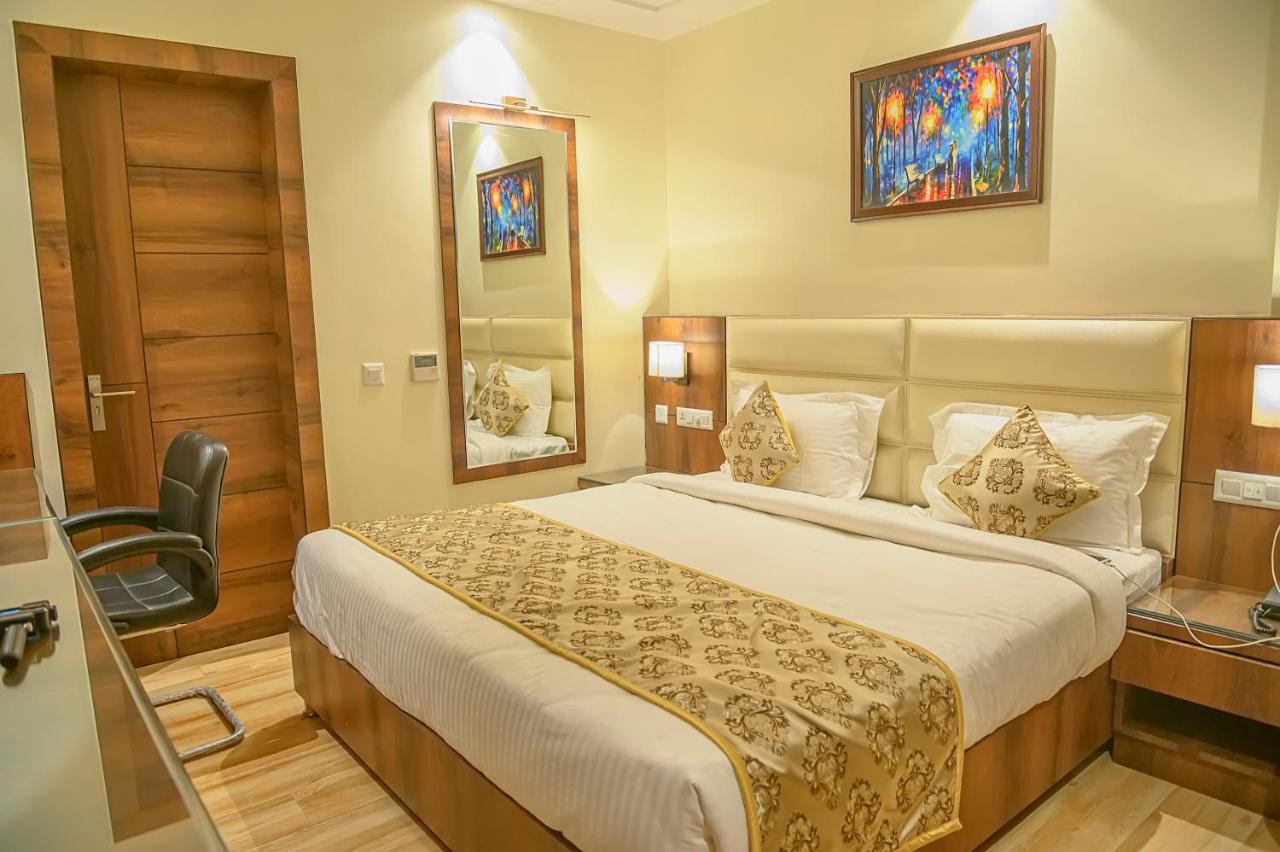 Hotel Hira Inn-10Mins From Railway Station & Bus Station Prayagraj Ngoại thất bức ảnh