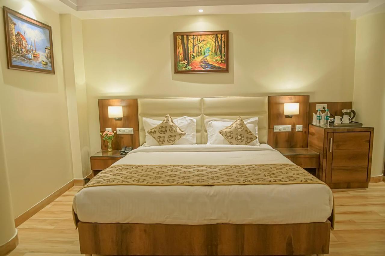 Hotel Hira Inn-10Mins From Railway Station & Bus Station Prayagraj Ngoại thất bức ảnh