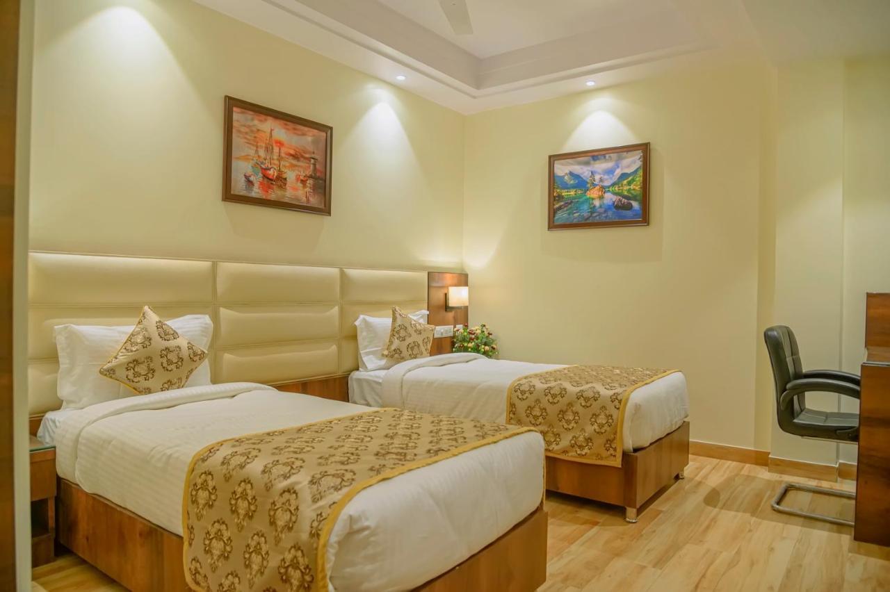 Hotel Hira Inn-10Mins From Railway Station & Bus Station Prayagraj Ngoại thất bức ảnh