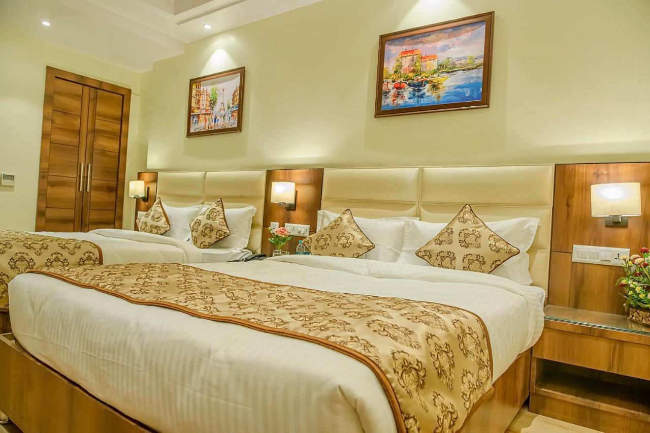 Hotel Hira Inn-10Mins From Railway Station & Bus Station Prayagraj Ngoại thất bức ảnh