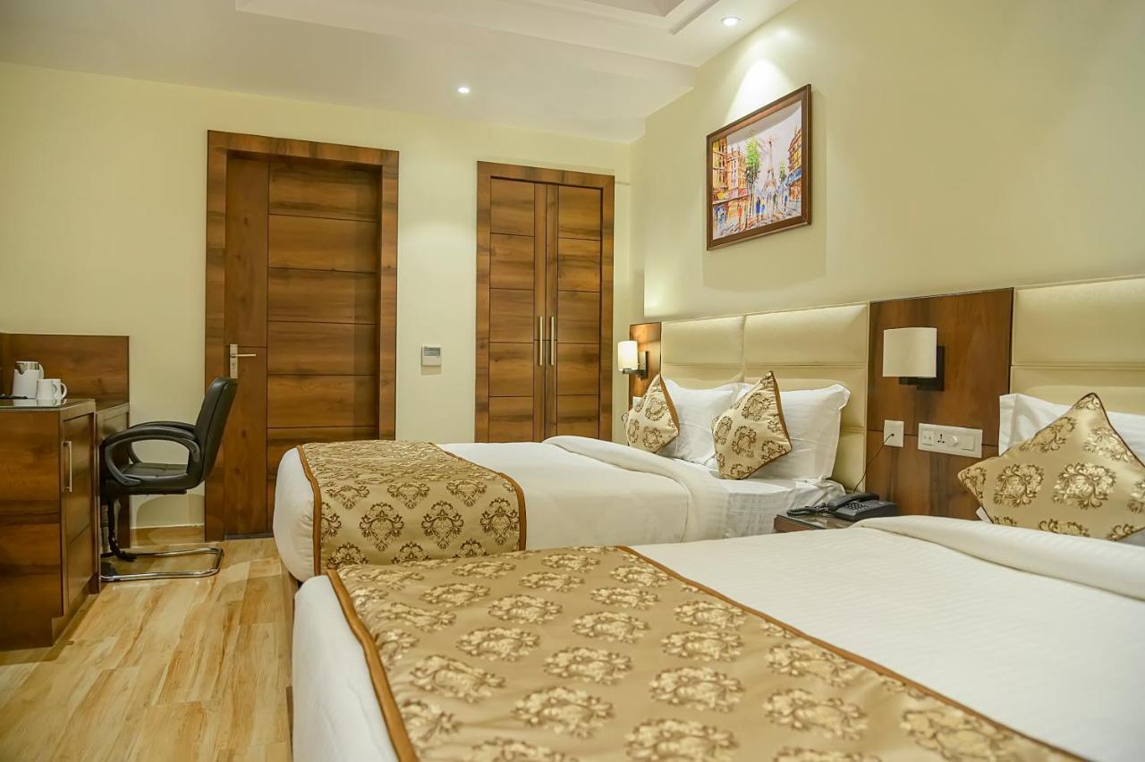 Hotel Hira Inn-10Mins From Railway Station & Bus Station Prayagraj Ngoại thất bức ảnh