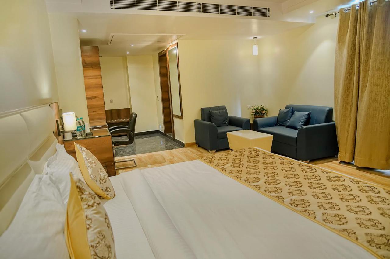 Hotel Hira Inn-10Mins From Railway Station & Bus Station Prayagraj Ngoại thất bức ảnh