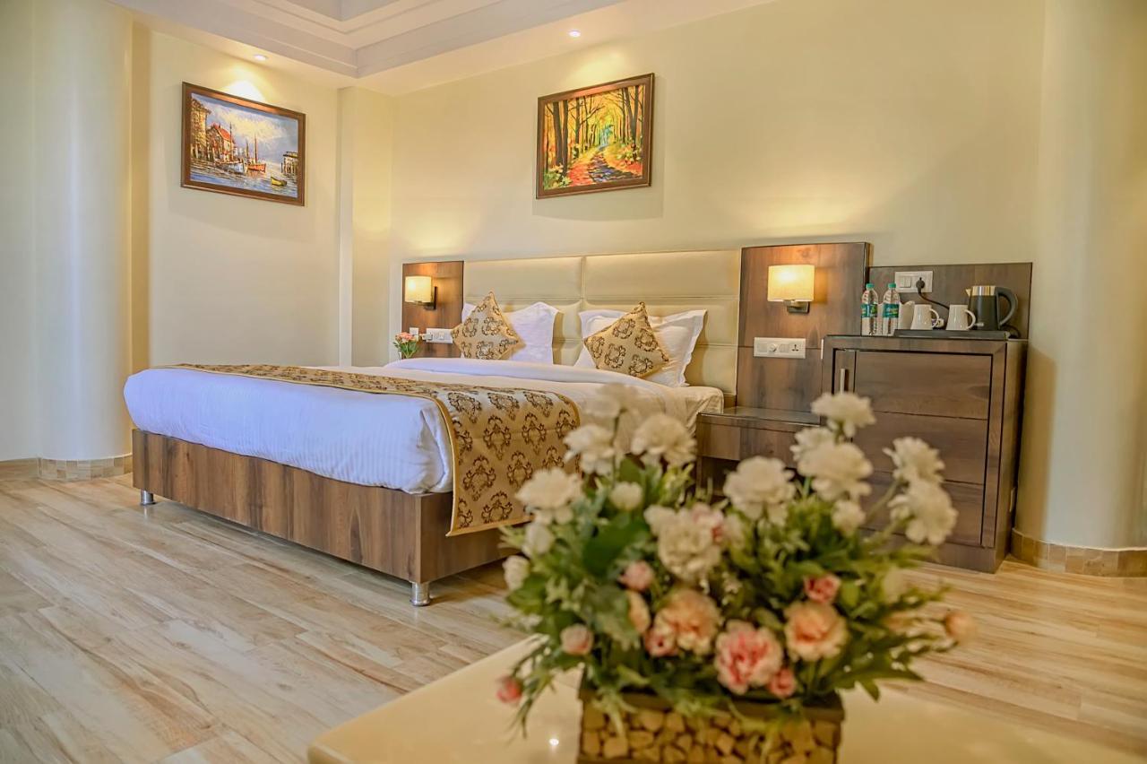 Hotel Hira Inn-10Mins From Railway Station & Bus Station Prayagraj Ngoại thất bức ảnh