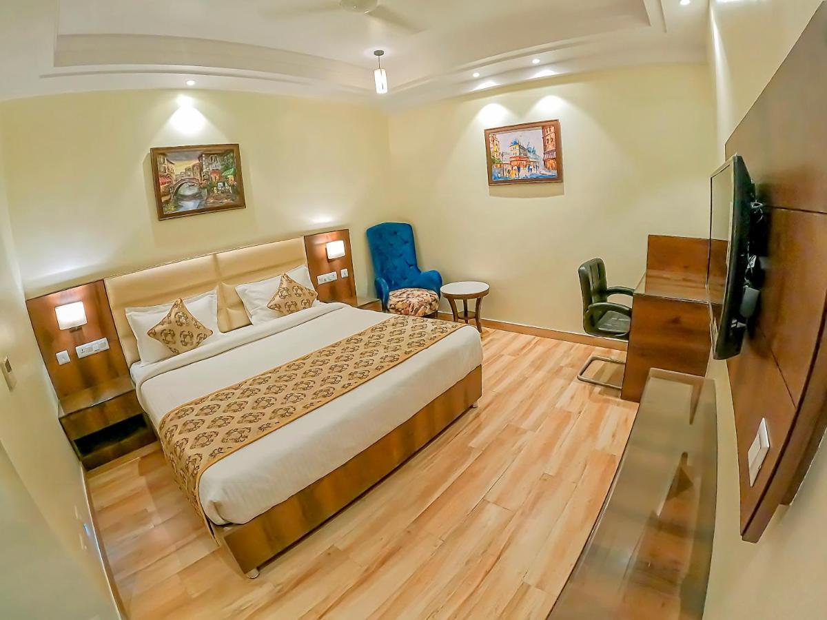 Hotel Hira Inn-10Mins From Railway Station & Bus Station Prayagraj Ngoại thất bức ảnh