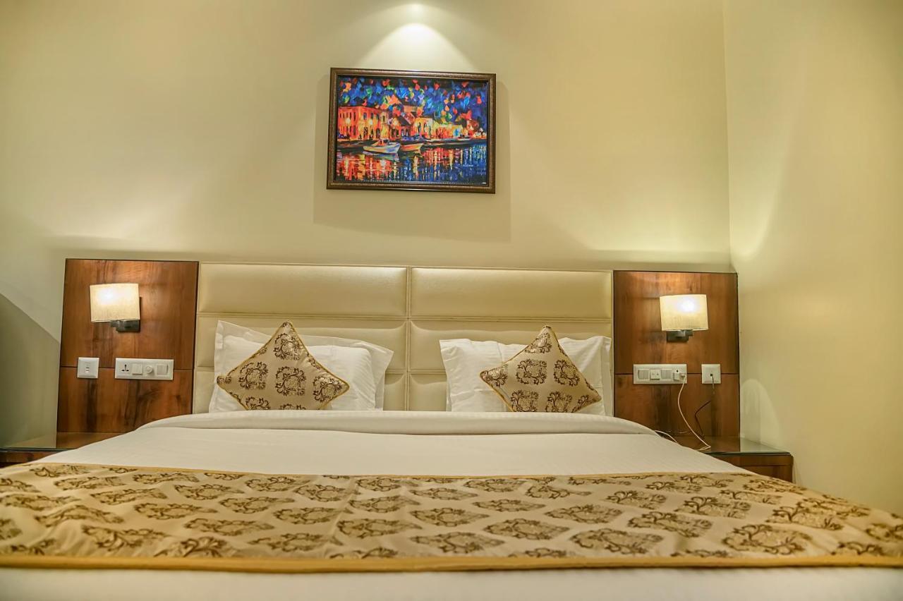 Hotel Hira Inn-10Mins From Railway Station & Bus Station Prayagraj Ngoại thất bức ảnh