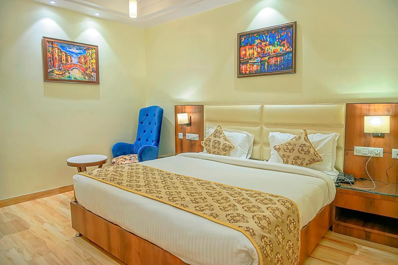 Hotel Hira Inn-10Mins From Railway Station & Bus Station Prayagraj Ngoại thất bức ảnh