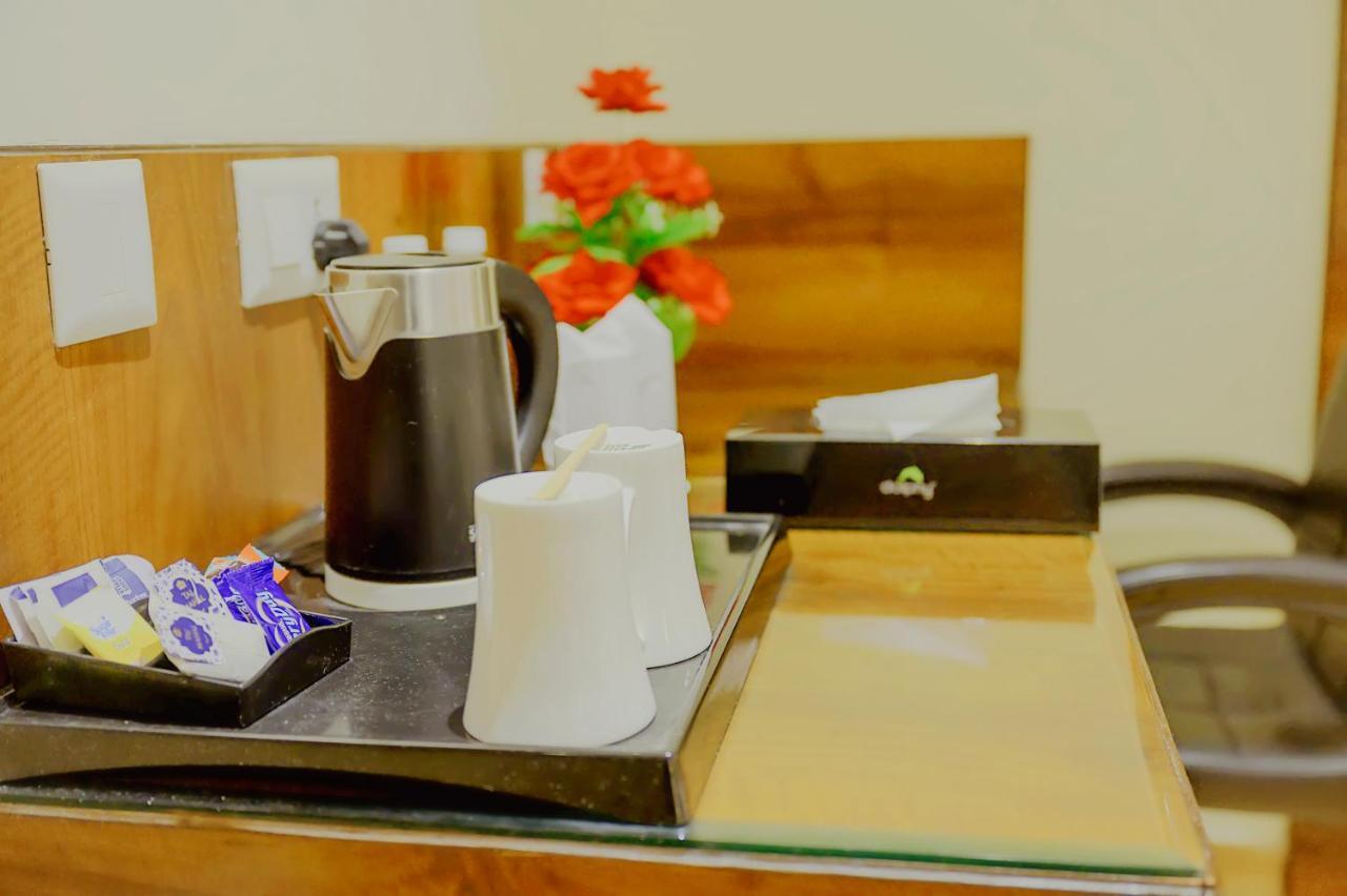 Hotel Hira Inn-10Mins From Railway Station & Bus Station Prayagraj Ngoại thất bức ảnh