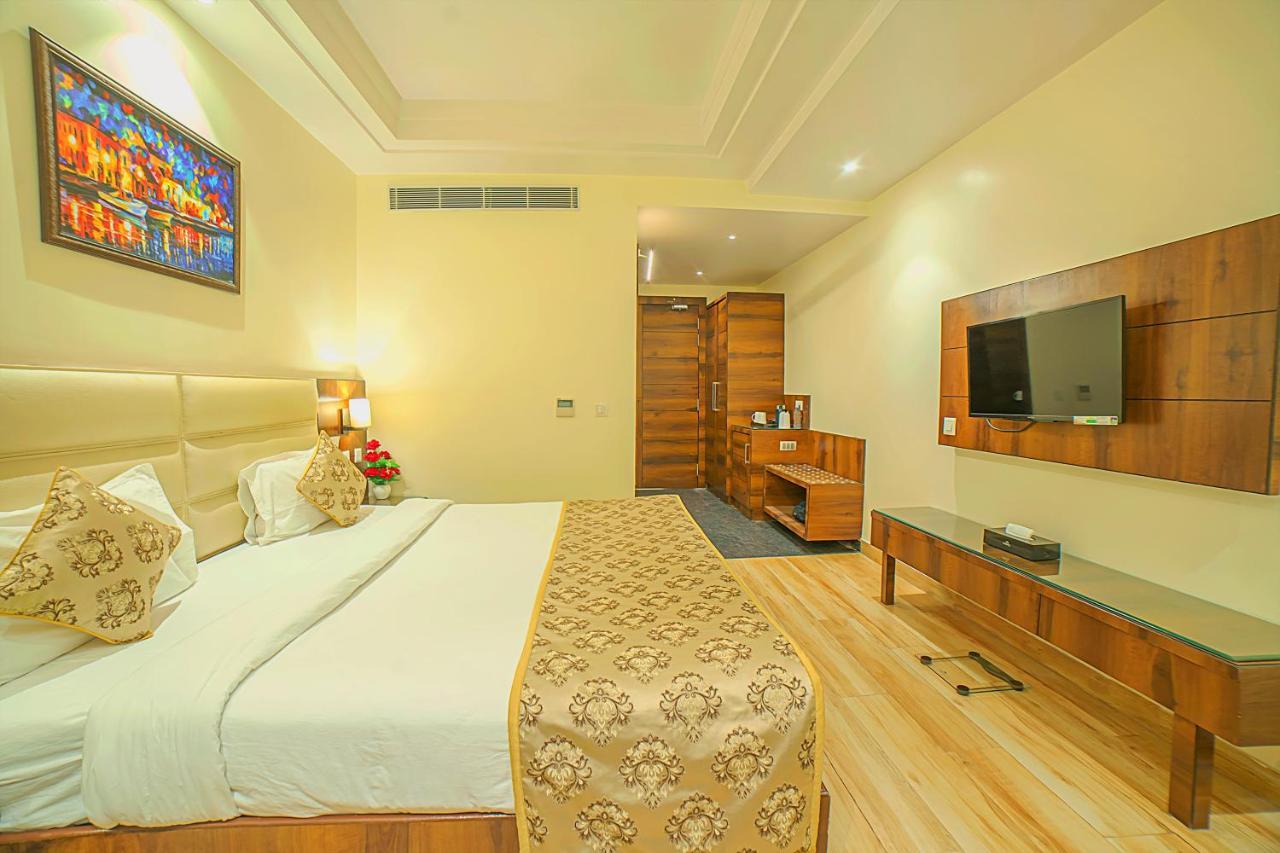 Hotel Hira Inn-10Mins From Railway Station & Bus Station Prayagraj Ngoại thất bức ảnh